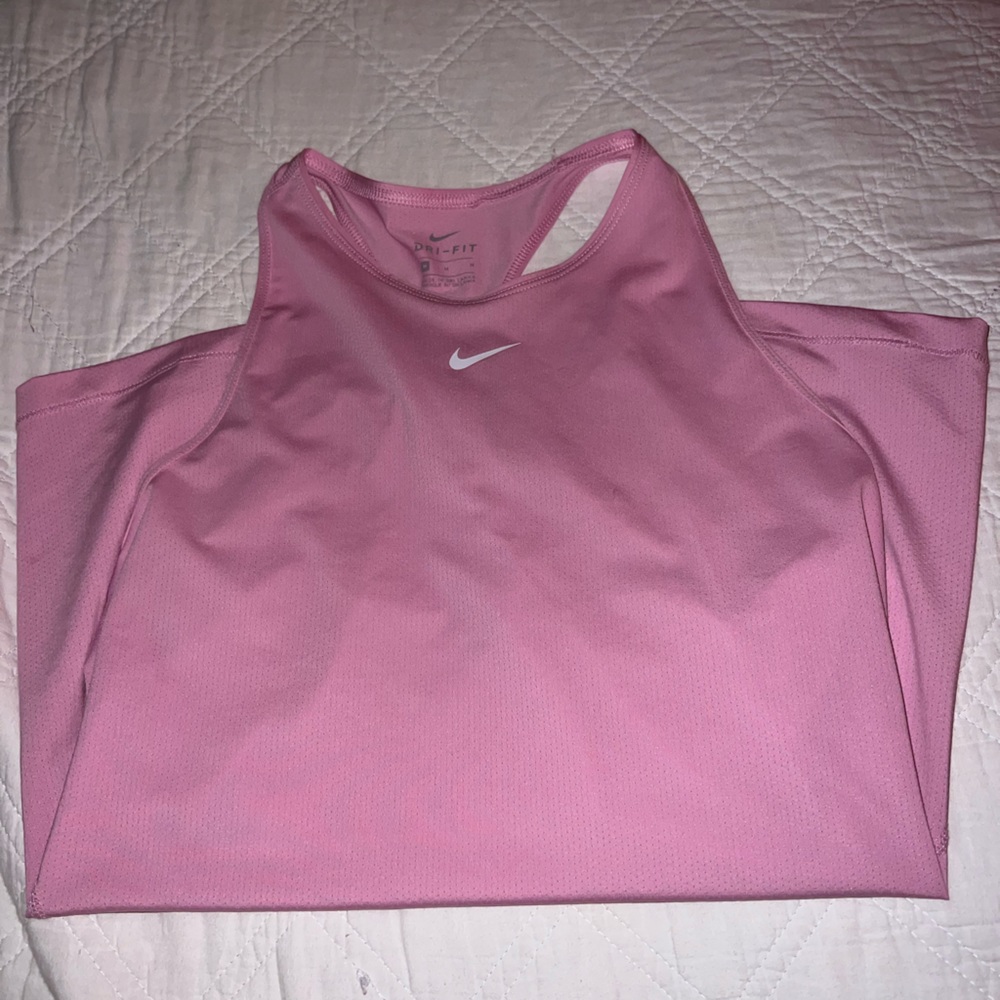 women’s athletic tank top